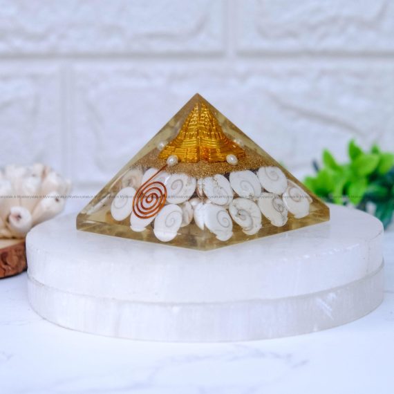 Orgone Pyramid Gomti Chakra With Shree Yantra