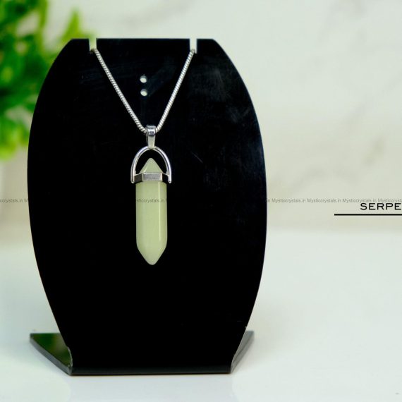 Serpentine Pointer Pendant